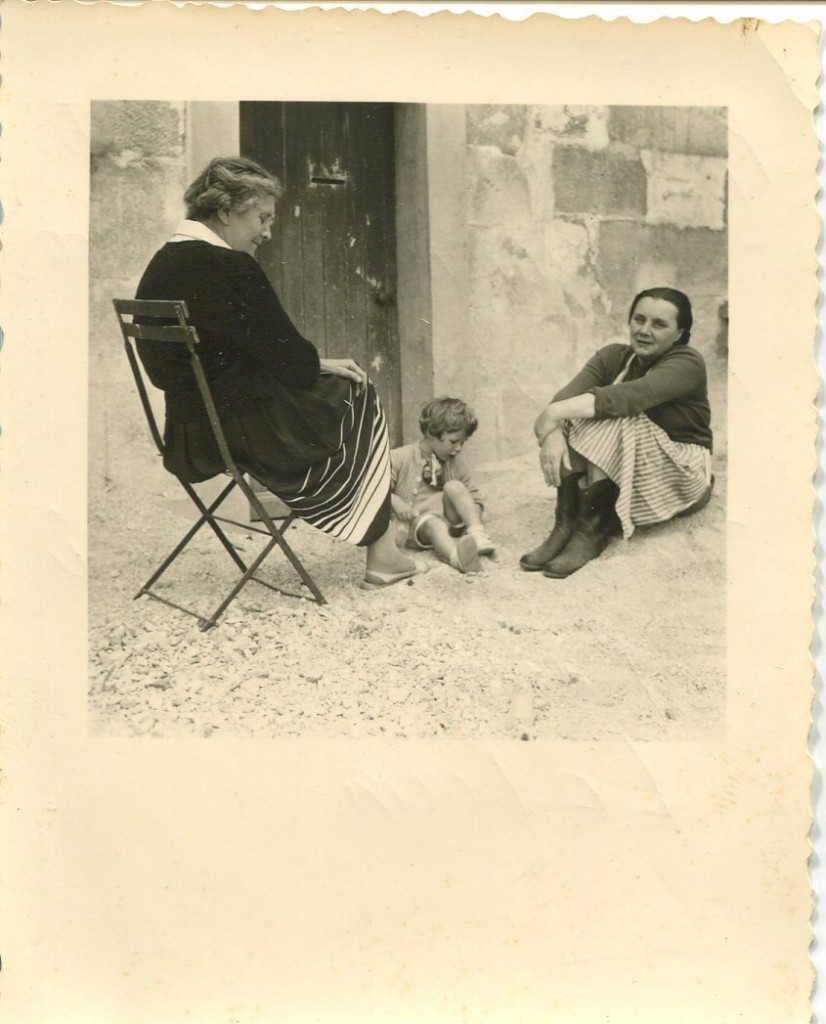 Фото крестной матери А. Б. Фитце-Ланского – Марины Фелькнер (слева). Савойя, 1940-е..jpg